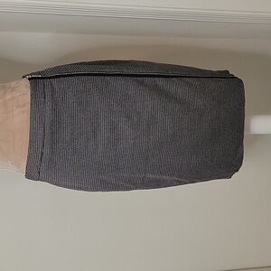 Susina, Size 6, Navy Blue and Brown Houndstooth Pencil Skirt, EUC